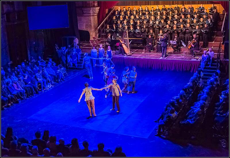 Performing in a Sea of Blue_Matthew Clarke_Set.jpg - Ipswich Remembers. Ipswich Choral Society and Dance East